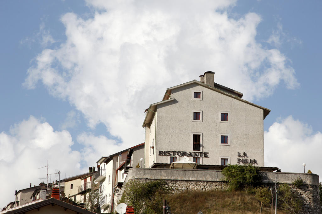 La Pieja Hotel Opi Luaran gambar